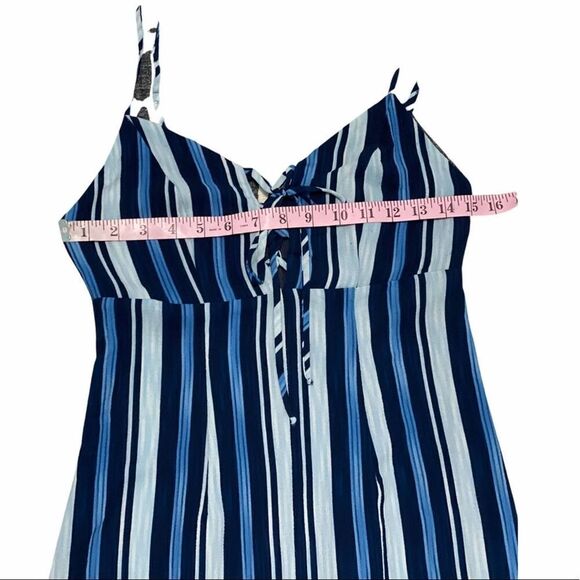 Show Me Your Mumu Layton Lace Up Maxi Blue Medium‎ - Picture 4 of 16